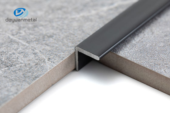 Czarne anodowane aluminiowe profile kanałowe o wymiarach 10 mm x 10 mm do wielu zastosowań