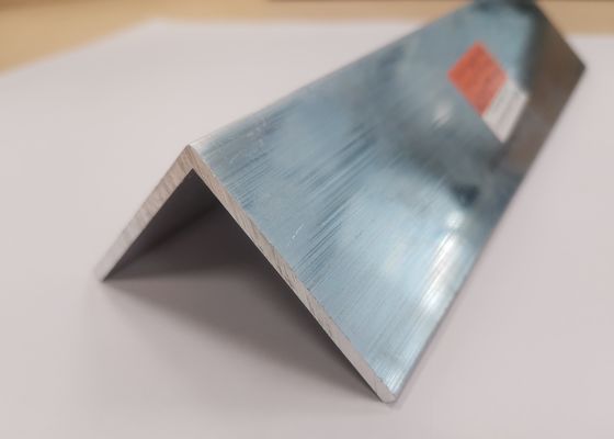 6063 Profil aluminiowy Ekstruzja Młyn pod kątem prawym Wykończenie 50mm*50mm