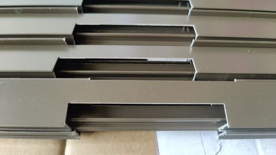 Profile aluminiowe do okien skrzynkowych w RPA, malowane proszkowo na biało