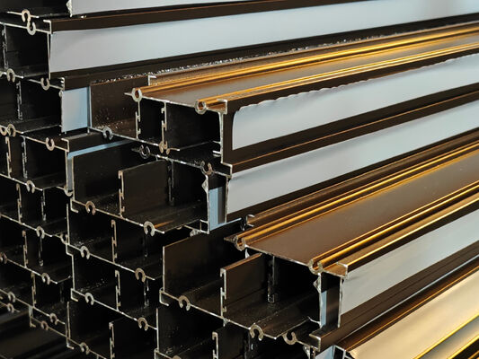 Aluminiowe okna przesuwne, profile drzwi patio, powłoka proszkowa, brąz